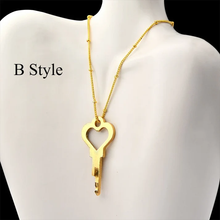 Carica l'immagine nel visualizzatore di Gallery, Chastity Key Necklace - 7