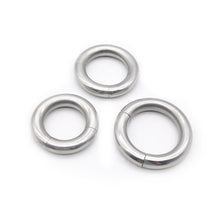 Carica l'immagine nel visualizzatore di Gallery, Chastity Magnetic Iron Ring – ring and adjustment details, gallery view 1