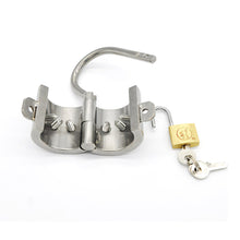 Carica l'immagine nel visualizzatore di Gallery, Cock Ring Spikes Lock – locking components and key details, gallery view 2