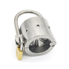 Carica l'immagine nel visualizzatore di Gallery, Cock Ring Spikes Lock – locking components and key details, gallery view 5