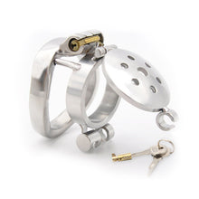 Carica l'immagine nel visualizzatore di Gallery, Double Lock Chastity – locking components and key details, gallery view 1
