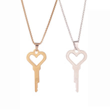Load image into Gallery viewer, Heart Shaped Chastity Cage Cylinder Lock With Chain – locking components and key details, gallery view 1