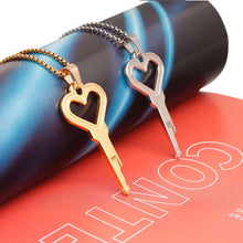 Load image into Gallery viewer, Heart Shaped Chastity Cage Cylinder Lock With Chain – locking components and key details, gallery view 5