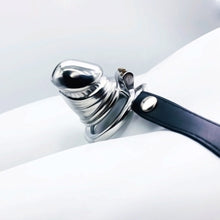 Load image into Gallery viewer, Male Chastity Lock – locking components and key details, gallery view 9