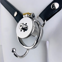 Carica l'immagine nel visualizzatore di Gallery, Male In Chastity Cage – product design details, gallery view 10 from the CAGINK product page