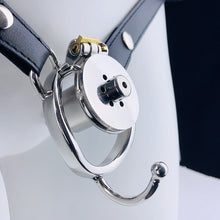 Carica l'immagine nel visualizzatore di Gallery, Male In Chastity Cage – product design details, gallery view 9 from the CAGINK product page