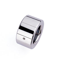 Carica l'immagine nel visualizzatore di Gallery, Scrotum Ring – ring and adjustment details, gallery view 6 from the CAGINK product page