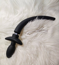 Carica l'immagine nel visualizzatore di Gallery, Shake Tail Shock Butt Plug
