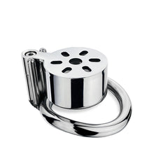 Carica l'immagine nel visualizzatore di Gallery, Shrinking Chastity Cage With Belt – product design details, gallery view 2