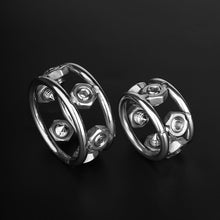 Carica l'immagine nel visualizzatore di Gallery, Steel Cock Ring – ring and adjustment details, gallery view 5 from the CAGINK product page