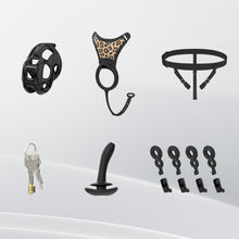 Carica l'immagine nel visualizzatore di Gallery, Cobra Chastity Cage with Underwear & Plug