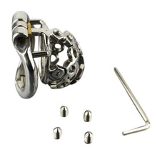 Carica l&#39;immagine nel visualizzatore di Gallery, Nut Case Deluxe Chastity Cage 2.01 inches long
