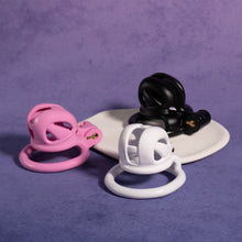 Carica l'immagine nel visualizzatore di Gallery, 3D Mini Viper Chastity Cage With 4 Rings 1

